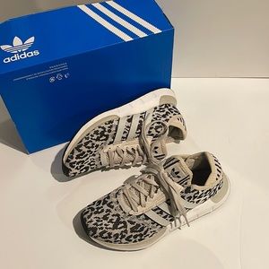 🎉SALE🎉ADIDAS Swift Run X Shoes